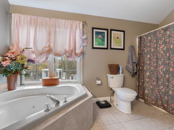 4 Abbey Lane, Newtown CT 06470