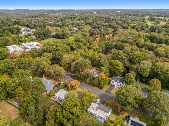 264 Harvester Road, Fairfield CT 06825