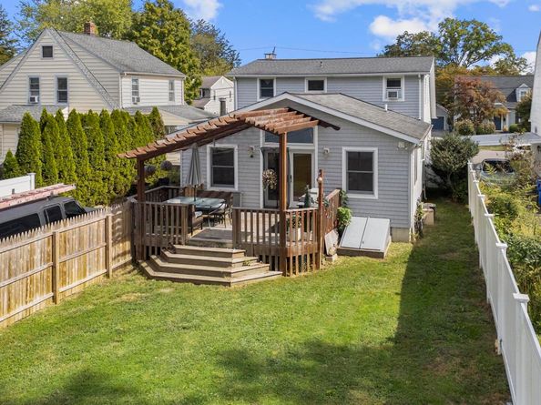 7 Hadik Parkway, Norwalk CT 06854