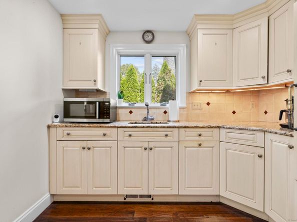 7 Hadik Parkway, Norwalk CT 06854