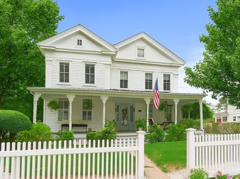 215 Old Post Road