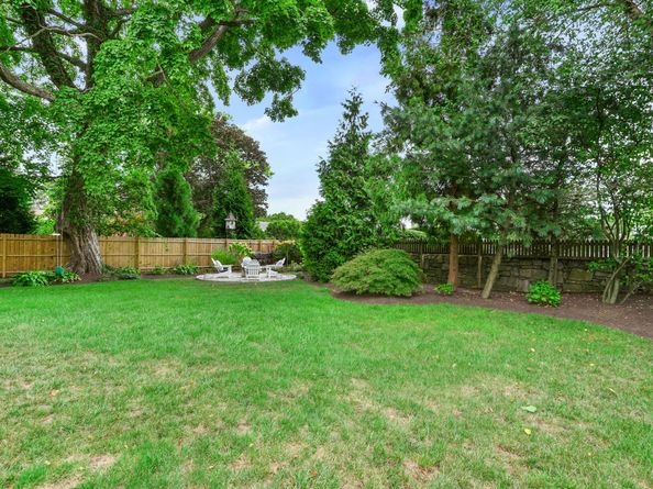 215 Old Post Road, Fairfield CT 06824