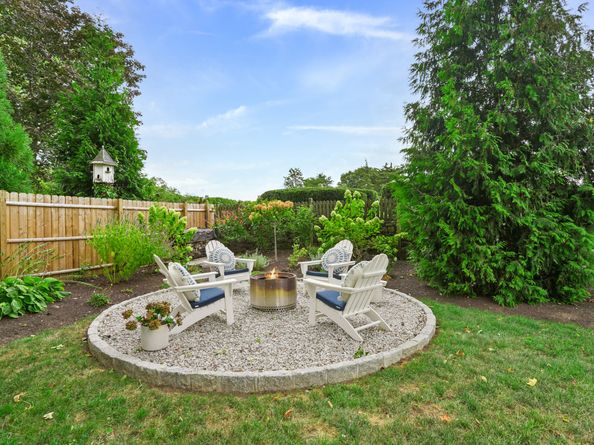 215 Old Post Road, Fairfield CT 06824
