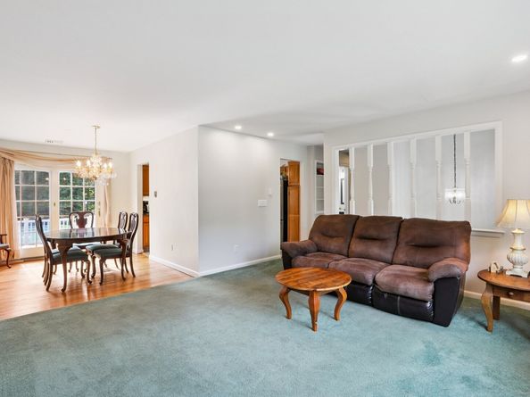 27 Glendale Drive, Danbury CT 06811