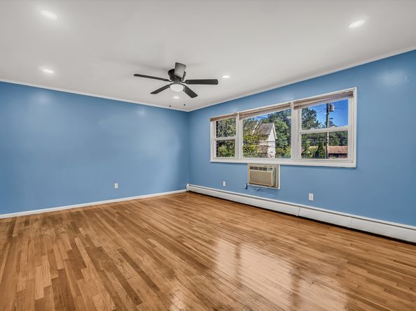 81 Cherry Hill Drive 1B, Bridgeport CT 06606