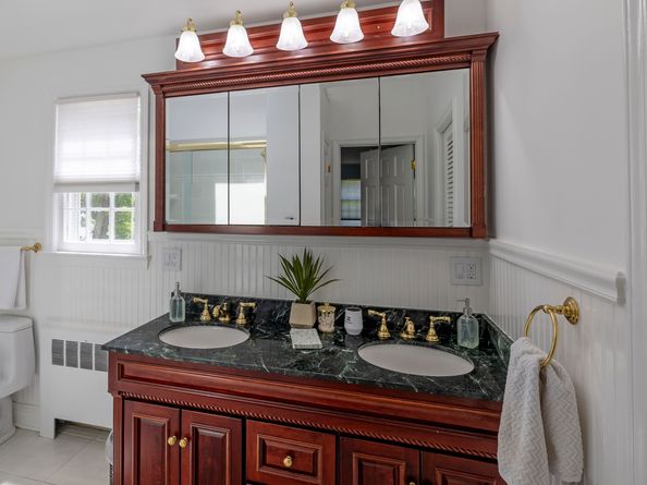 33 Pequot Trail, Westport CT 06880