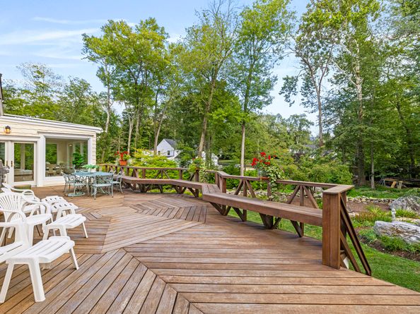 33 Pequot Trail, Westport CT 06880