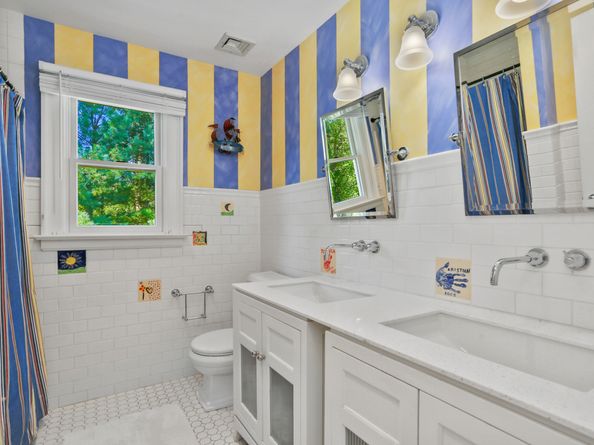 6141 Main Street, Trumbull CT 06611