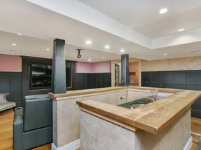 6141 Main Street, Trumbull CT 06611