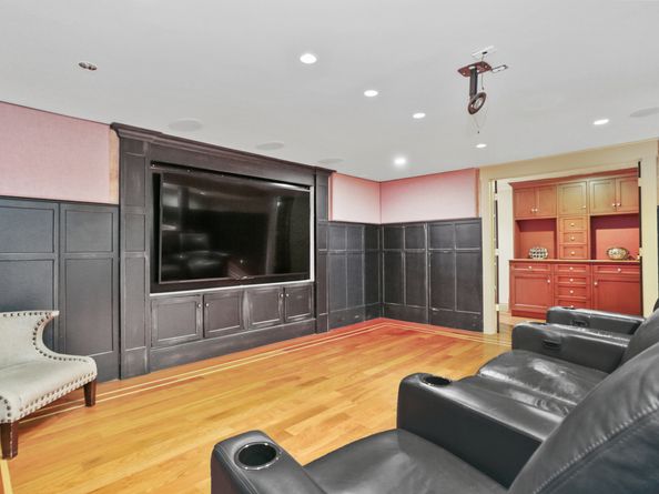 6141 Main Street, Trumbull CT 06611