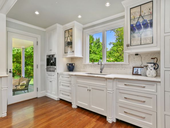6141 Main Street, Trumbull CT 06611