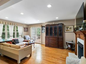 25 Bunker Hill Circle 25, Shelton CT 06484