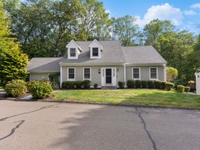25 Bunker Hill Circle 25, Shelton CT 06484