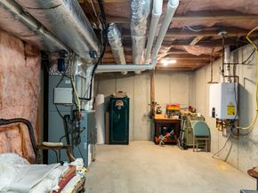 25 Bunker Hill Circle 25, Shelton CT 06484