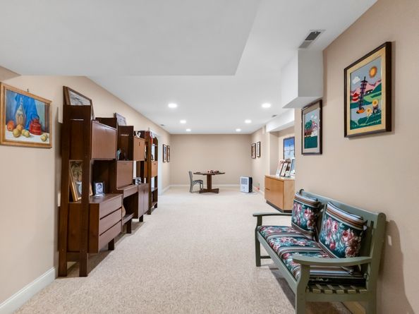 25 Bunker Hill Circle 25, Shelton CT 06484