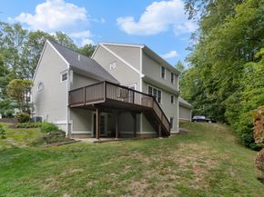 25 Bunker Hill Circle 25, Shelton CT 06484