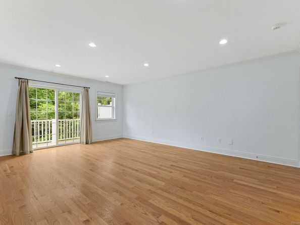 88 Maple Tree Avenue APT G, Stamford CT 06906
