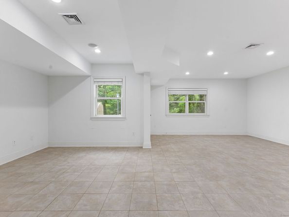 88 Maple Tree Avenue APT G, Stamford CT 06906