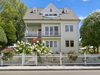 98 Rowayton Avenue