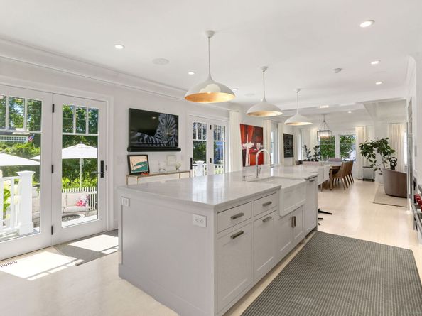 98 Rowayton Avenue, Norwalk CT 06853