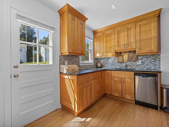 162 Sylvan Knoll Road, Stamford CT 06902