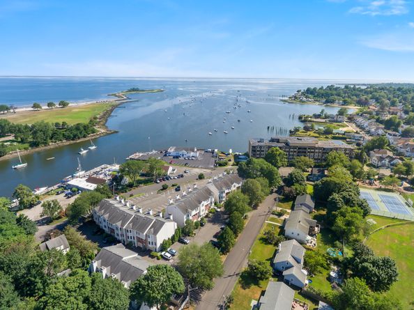 80 Bywater Lane 80, Bridgeport CT 06605