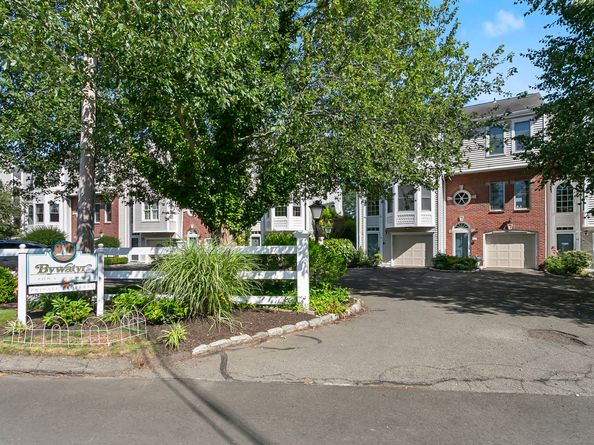 80 Bywater Lane 80, Bridgeport CT 06605