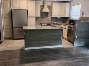 2706  Meadow Bluff Lane , Dallas Texas 75237