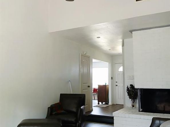 2706  Meadow Bluff Lane , Dallas Texas 75237