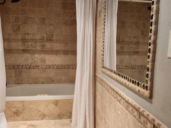 2706  Meadow Bluff Lane , Dallas Texas 75237
