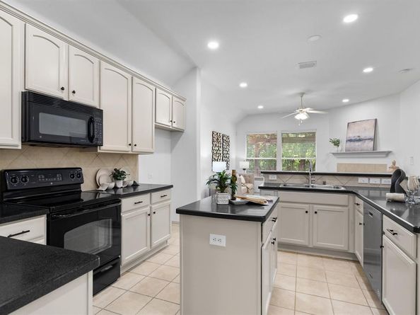 590  Sheldon Road , Lantana Texas 76226