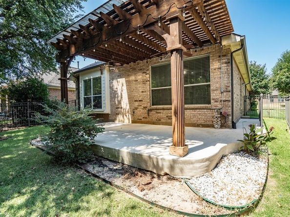 590  Sheldon Road , Lantana Texas 76226