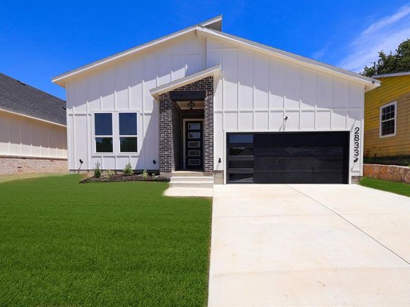 2833  Avenue L  , Fort Worth Texas 76105