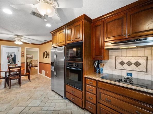 3103  Avon Drive , Arlington Texas 76015