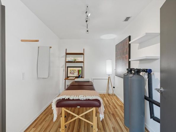 10752  Wyatt Circle , Dallas Texas 75218