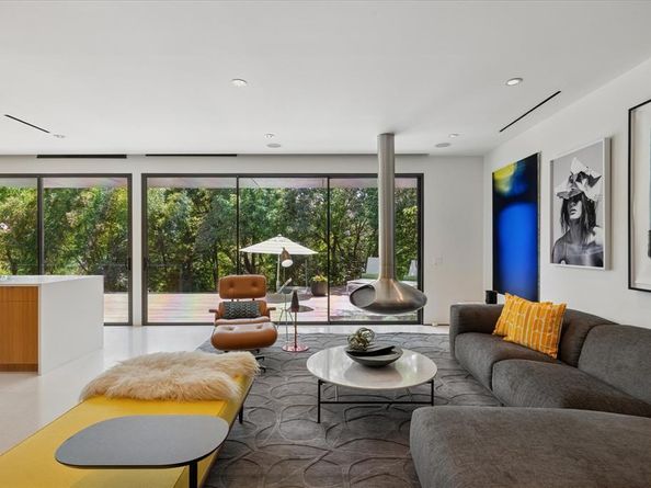 10752  Wyatt Circle , Dallas Texas 75218