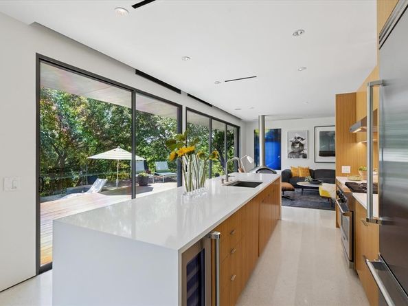 10752  Wyatt Circle , Dallas Texas 75218