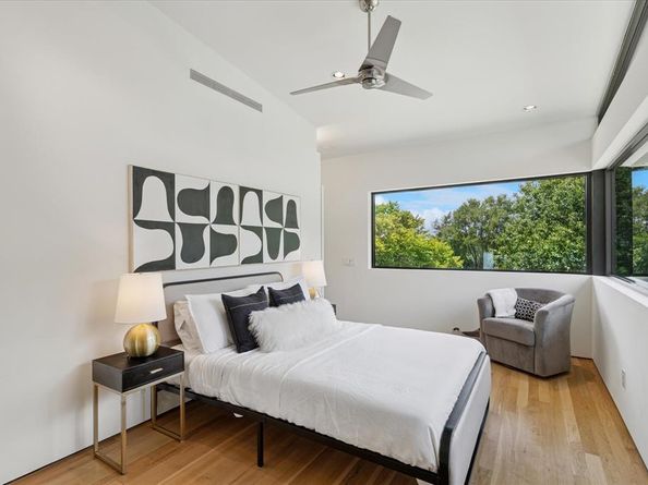 10752  Wyatt Circle , Dallas Texas 75218