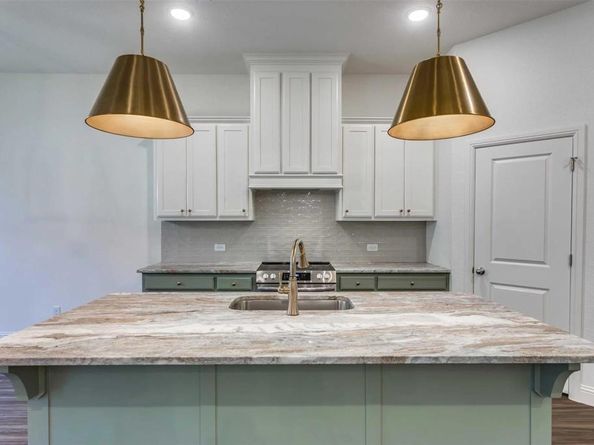 790  Sterling Drive , Benbrook Texas 76126