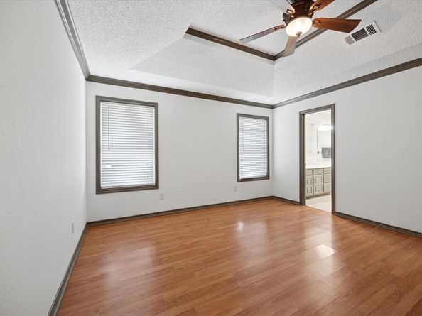 524  Highland Park Drive , Hurst Texas 76054