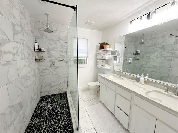 6867  Gaston Avenue , Dallas Texas 75214