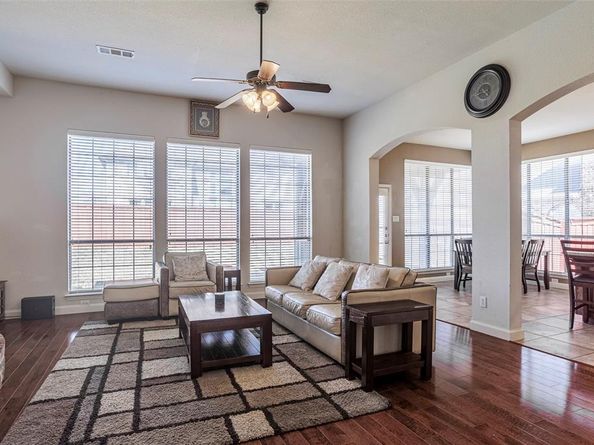3036  Larreta  , Grand Prairie Texas 75054