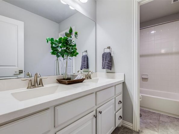 4011  Hollywood Park Court , Celina Texas 75009