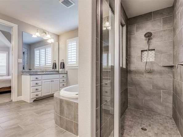 4011  Hollywood Park Court , Celina Texas 75009