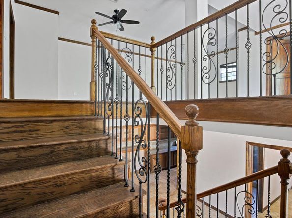 1919  Muncie Avenue , Dallas Texas 75212