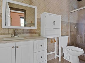 1919  Muncie Avenue , Dallas Texas 75212