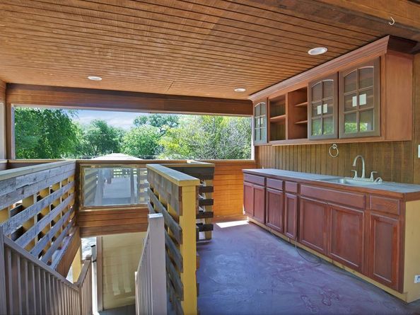 1919  Muncie Avenue , Dallas Texas 75212