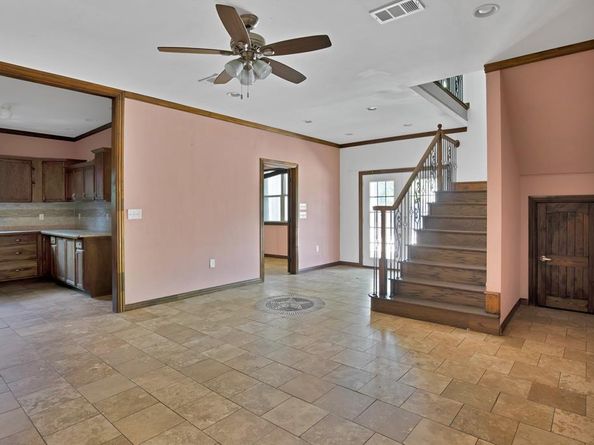 1919  Muncie Avenue , Dallas Texas 75212