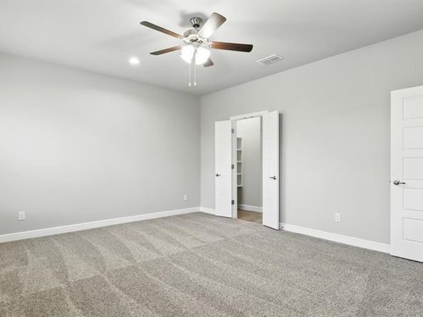 205  SYDNEY Lane , Mansfield Texas 76063