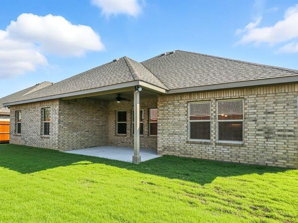 205  SYDNEY Lane , Mansfield Texas 76063
